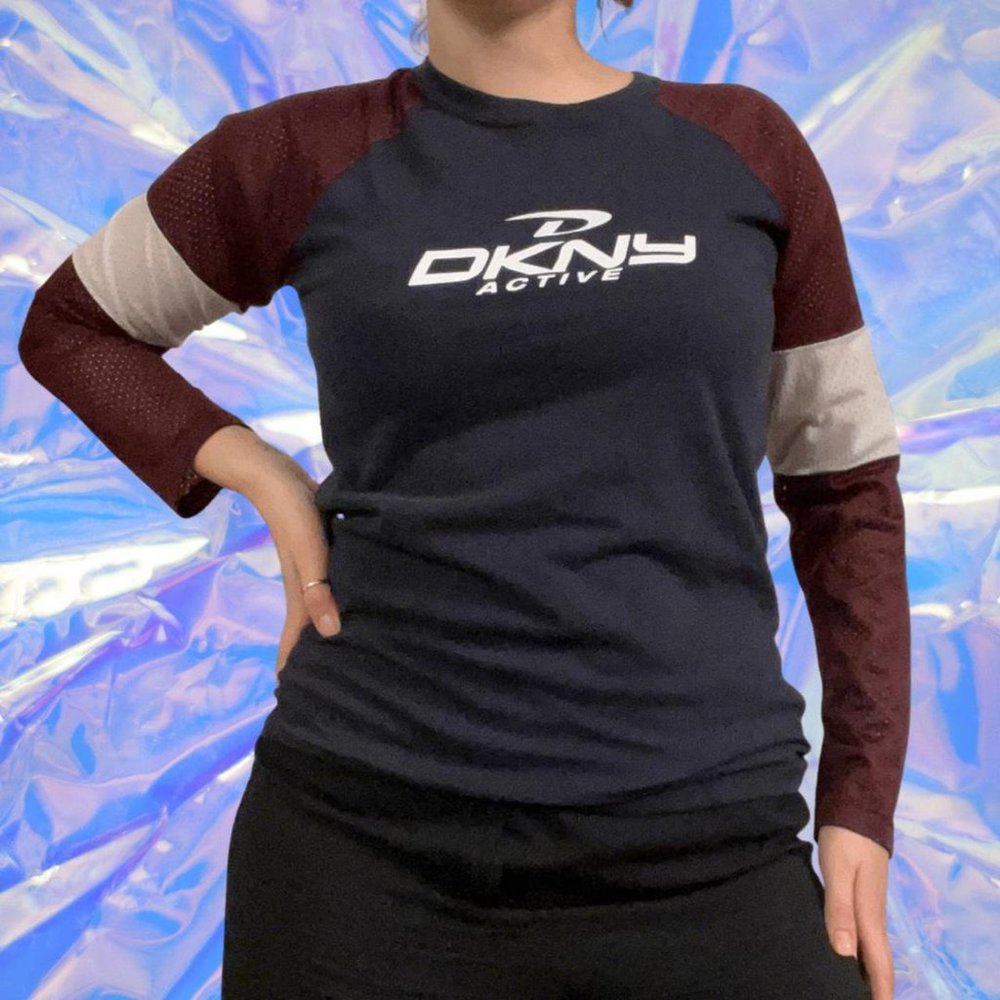 Amazing vintage DKNY Performance Long sleeve Jersey Tee